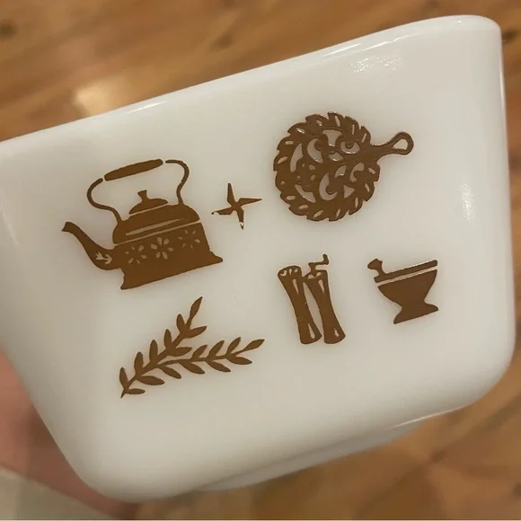 SOLD Pyrex Early American 0502 1 1/2 Pt Fridgie Fridge Rectangle Storage 502 - Picture 2 of 14